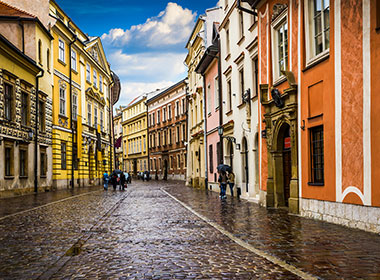 horse drawn carrige waiting on the paved streets of krakow in poland