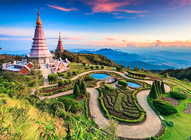 seeing the Wat Phra That Doi Suthep on a cultural holiday to Thailand