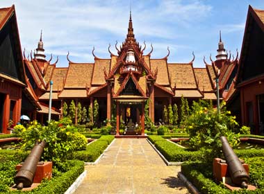 The national museum of cambodia in Phnom Penh is a wonderful place for tourists to uncover history of cambodia